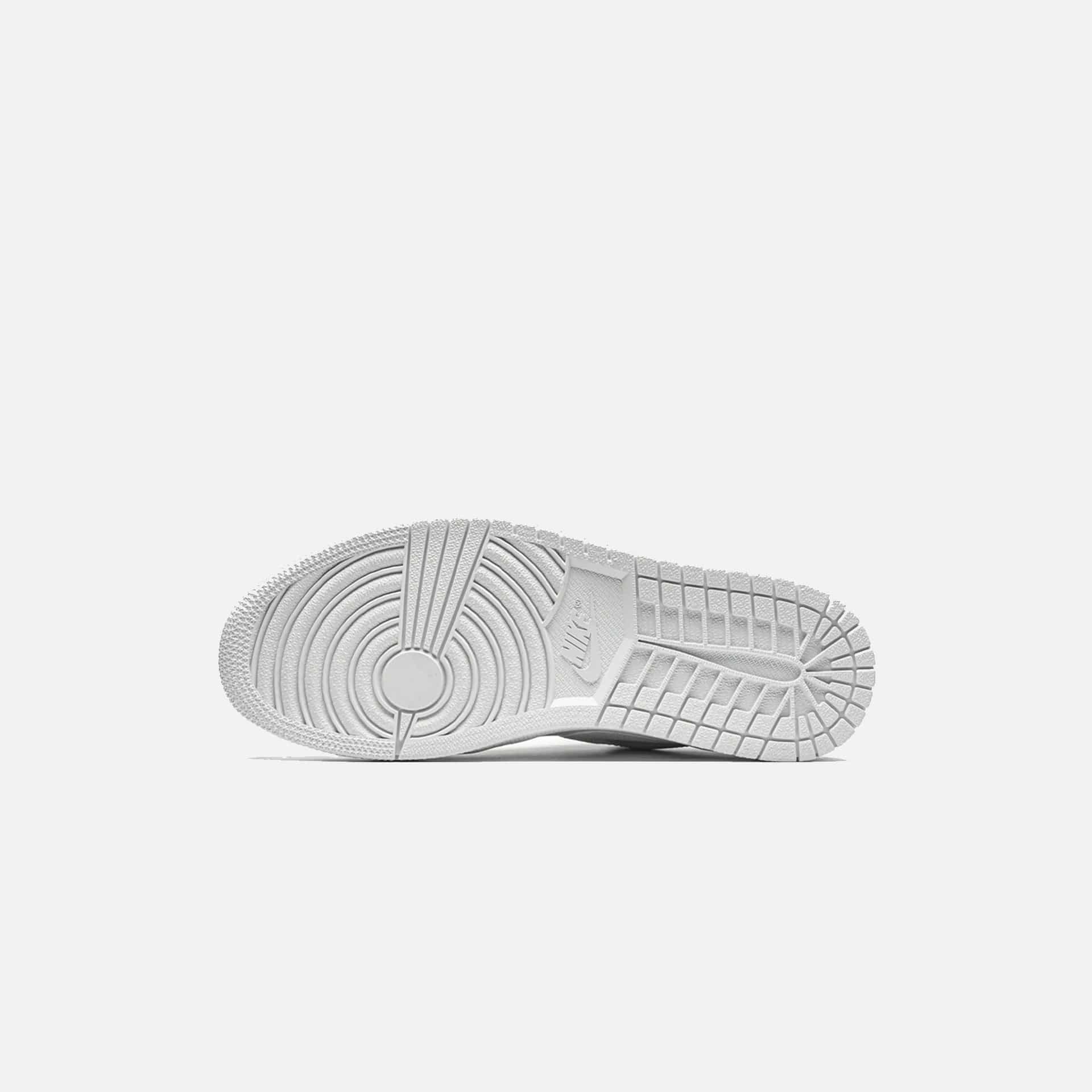 Jordan 1 Low "Triple White" Kicks Kenya